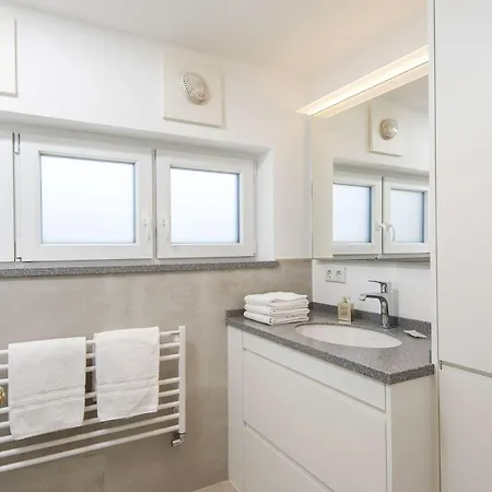 Nautilus-12 Apartment *